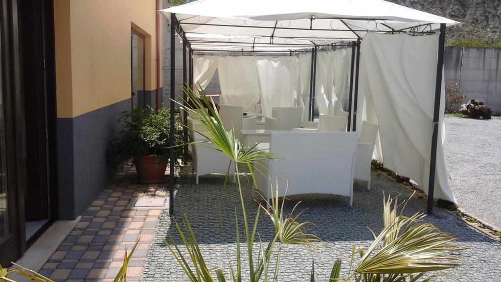 Fgs Service Snc "White Room" Ruoti Εξωτερικό φωτογραφία