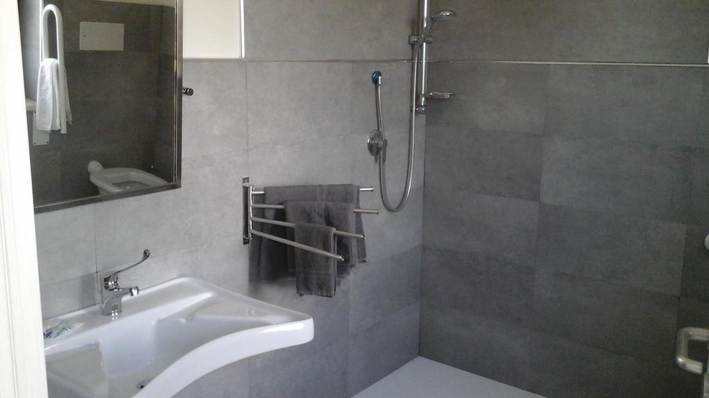 Fgs Service Snc "White Room" Ruoti Εξωτερικό φωτογραφία